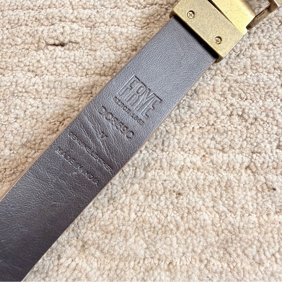 FRYE Women’s Genuine Leather Reversible Belt w/ LOGO size Medium - Picture 7 of 8